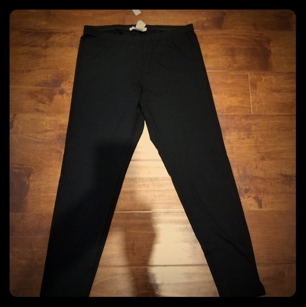 Black and white brand leggings